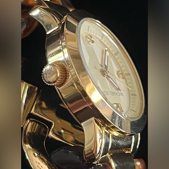 MICHAEL KORS Tortoise Shell & Gold Toned Links Watch - Picture 4 of 16